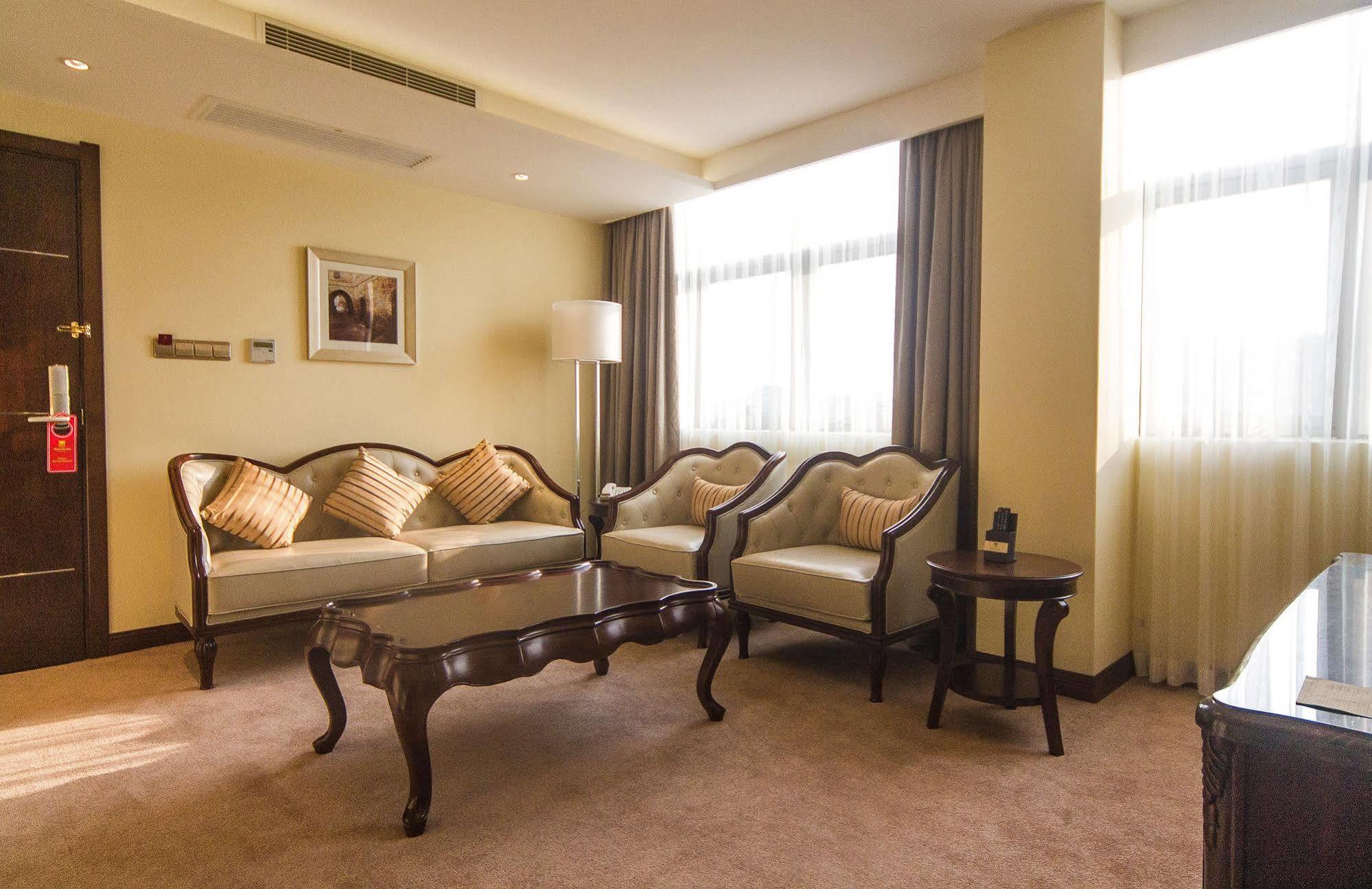 Tang Palace Hotel Accra Luaran gambar